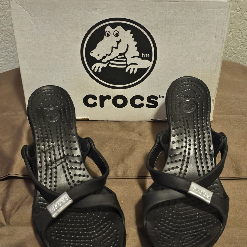 Crocs Women’s Black Slip-On Chunky High Heels Sandals Size 6